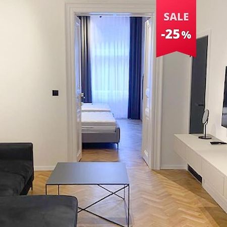 Capitol Deluxe Apartment Praga Esterno foto