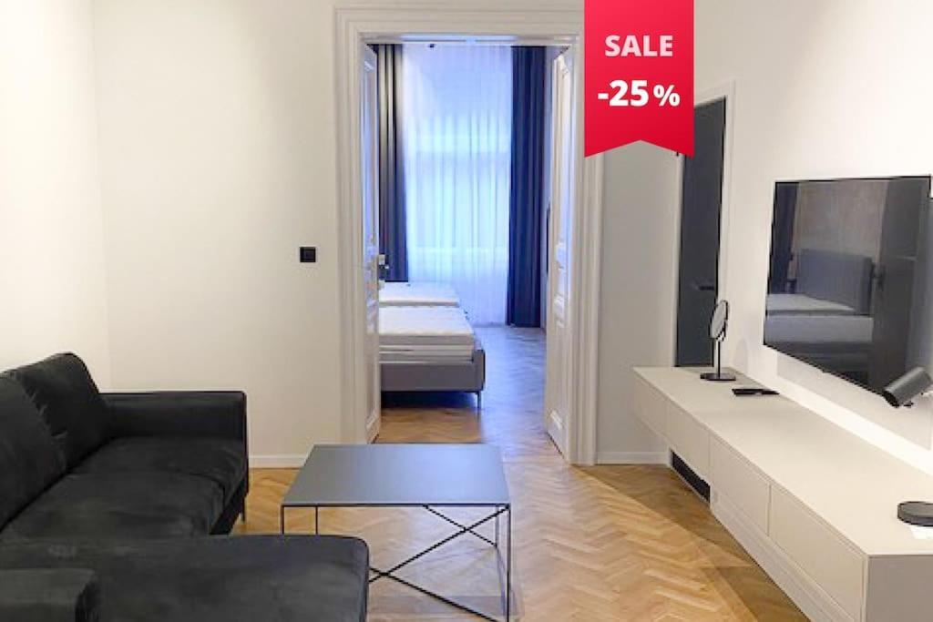 Capitol Deluxe Apartment Praga Esterno foto